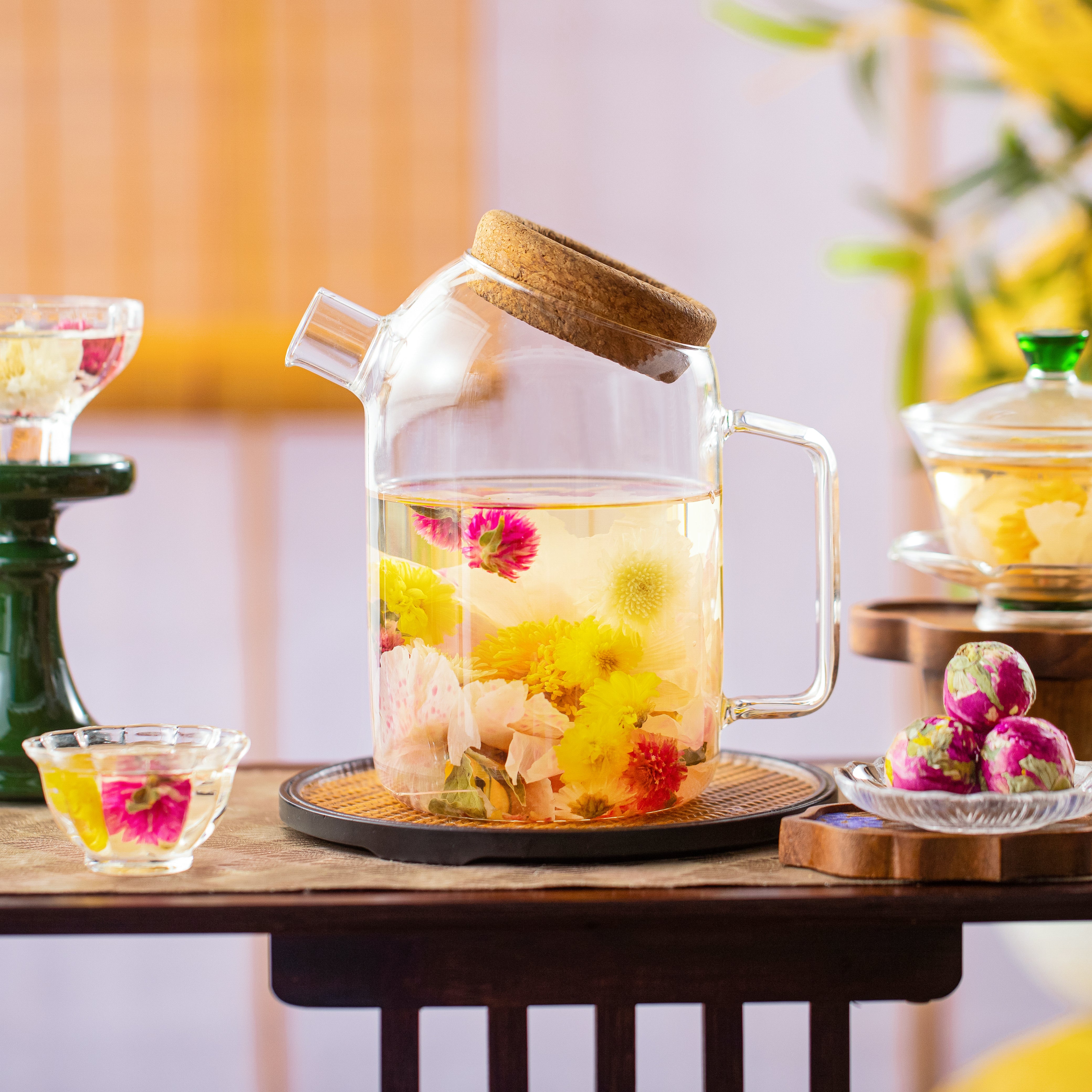 Flowering Tea Blooms