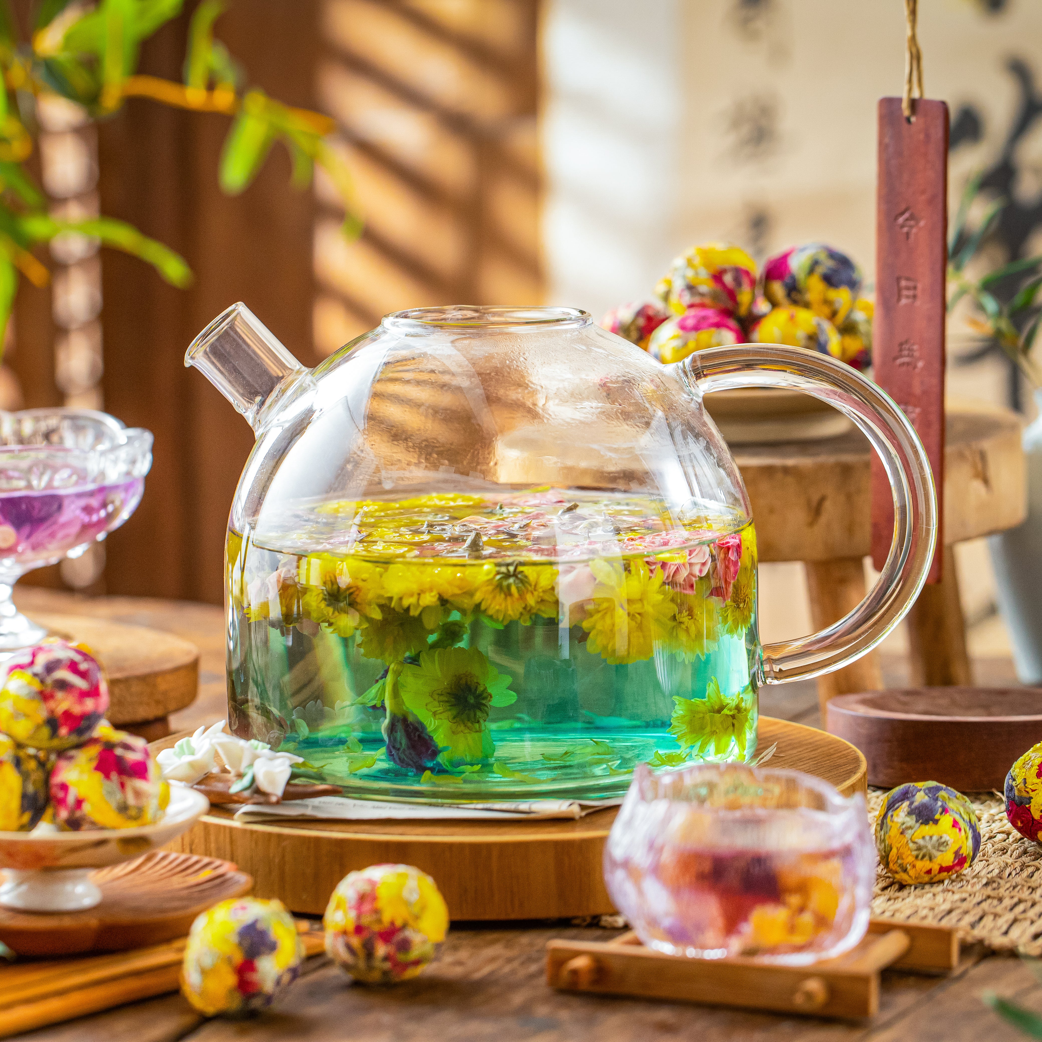 Flowering Tea Blooms